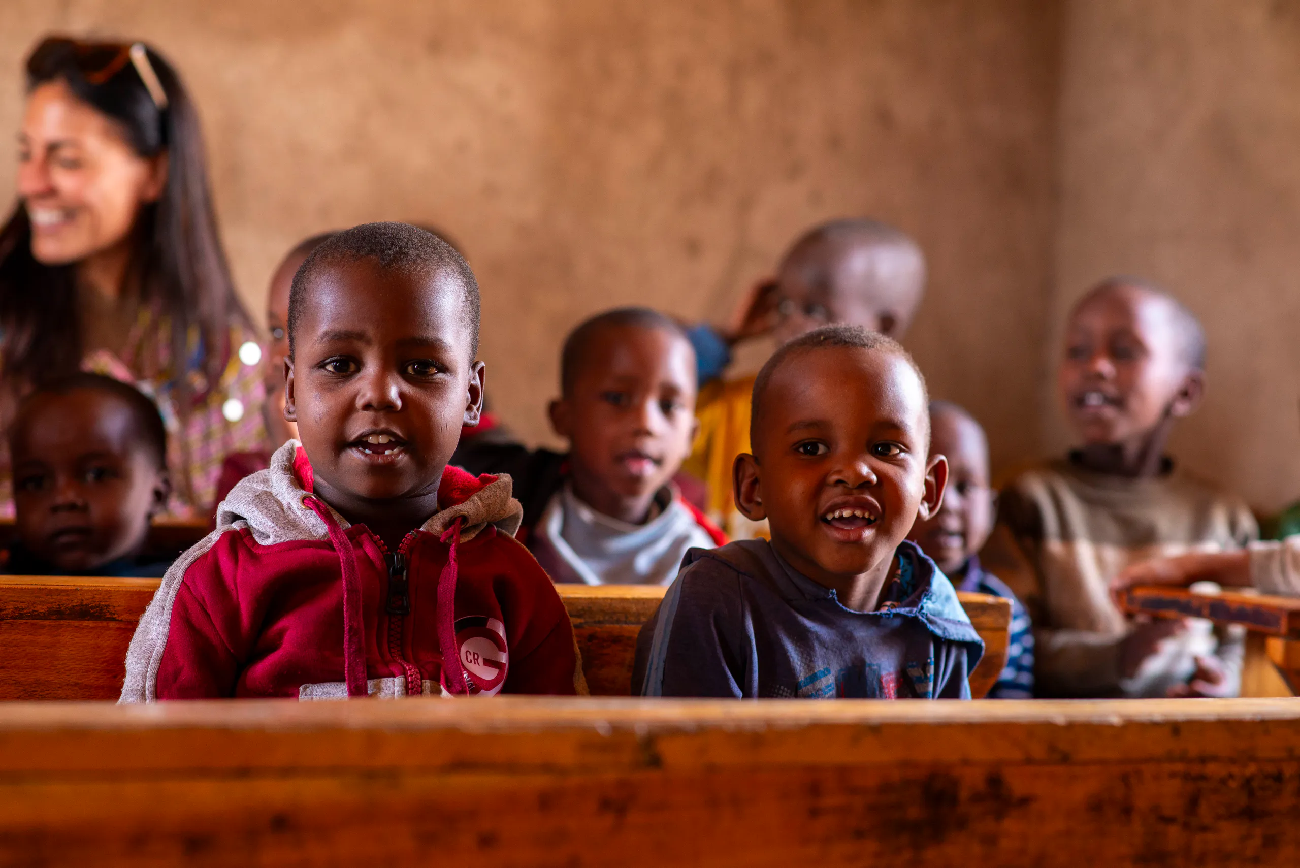 Local community and safari support moment